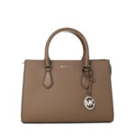 Tasche Beige Michael Kors - elegante Handtasche aus hochwertigem Canvas-Stoff mit Reißverschluss und Markenetui.
