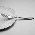 Besteck Grau Edelstahl Arthur Martin – 24-teiliges Set aus hochwertigem Edelstahl für stilvolle Tischdekoration.