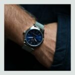 Ice Damenuhr (Ø 40 mm) in Blau und Grau mit Edelstahlgehäuse und Solar-Uhrwerk, stilvolles und funktionales Accessoire.