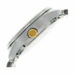 Casio Herrenuhr mit Edelstahlarmband und buntem Design, ideal für jeden Anlass.