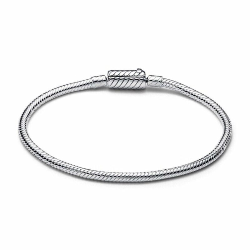 Elegantes Damen-Armband Pandora aus 925er Silber, 19 cm lang, stilvolles Accessoire für jeden Anlass.