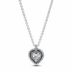 Elegante Damen Halskette Pandora Silber 925er mit Herz-Anhänger und Zirkonia im Pavé-Halo, ideal für besondere Anlässe.