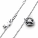 Elegante Damen Halskette Pandora Silber 925er mit Herz-Anhänger und Zirkonia im Pavé-Halo, ideal für besondere Anlässe.
