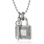 Elegante Damen Halskette von Tommy Hilfiger aus poliertem Edelstahl mit Schloss- und Schlüssel-Anhänger, besetzt mit weißen Kristallen.