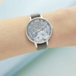 Olivia Burton Damenuhr (34 mm) in Silber und Grau mit Kunstlederarmband und Edelstahlgehäuse