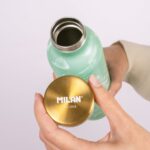 Thermosflasche grün Milan aus Edelstahl – stilvoll und funktional für heiße und kalte Getränke.