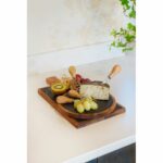 Schneidebrett-Set aus Edelstahl und Akazienholz von DKD Home Decor, bestehend aus 3 Brettern in verschiedenen Größen.