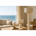 Tischlampe Polyester aus Keramik in elegantem Weiß und Naturtönen, urbanes Design für stilvolle Beleuchtung.