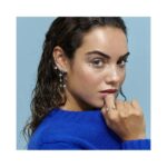 Elegante Damen Ohrhänger Radiant Silber aus Edelstahl mit funkelnden Zirkonia-Kristallen und gestuften Stern-Motiven.