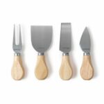 Käsebrett Livoo mit eleganter Drehscheibe und umfangreichem Zubehör für die perfekte Käseverkostung.