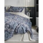 Bettwäsche Set Blau 220 x 240 cm aus hochwertiger Baumwolle mit 2 Kissenbezügen für ein modernes Schlafzimmer.