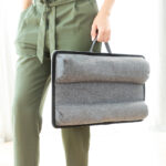 Laptop-Tisch mit XL-Kissen Deskion InnovaGoods für komfortables Arbeiten und vielseitige Nutzung.