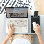 Laptop-Tisch mit XL-Kissen Deskion InnovaGoods für komfortables Arbeiten und vielseitige Nutzung.