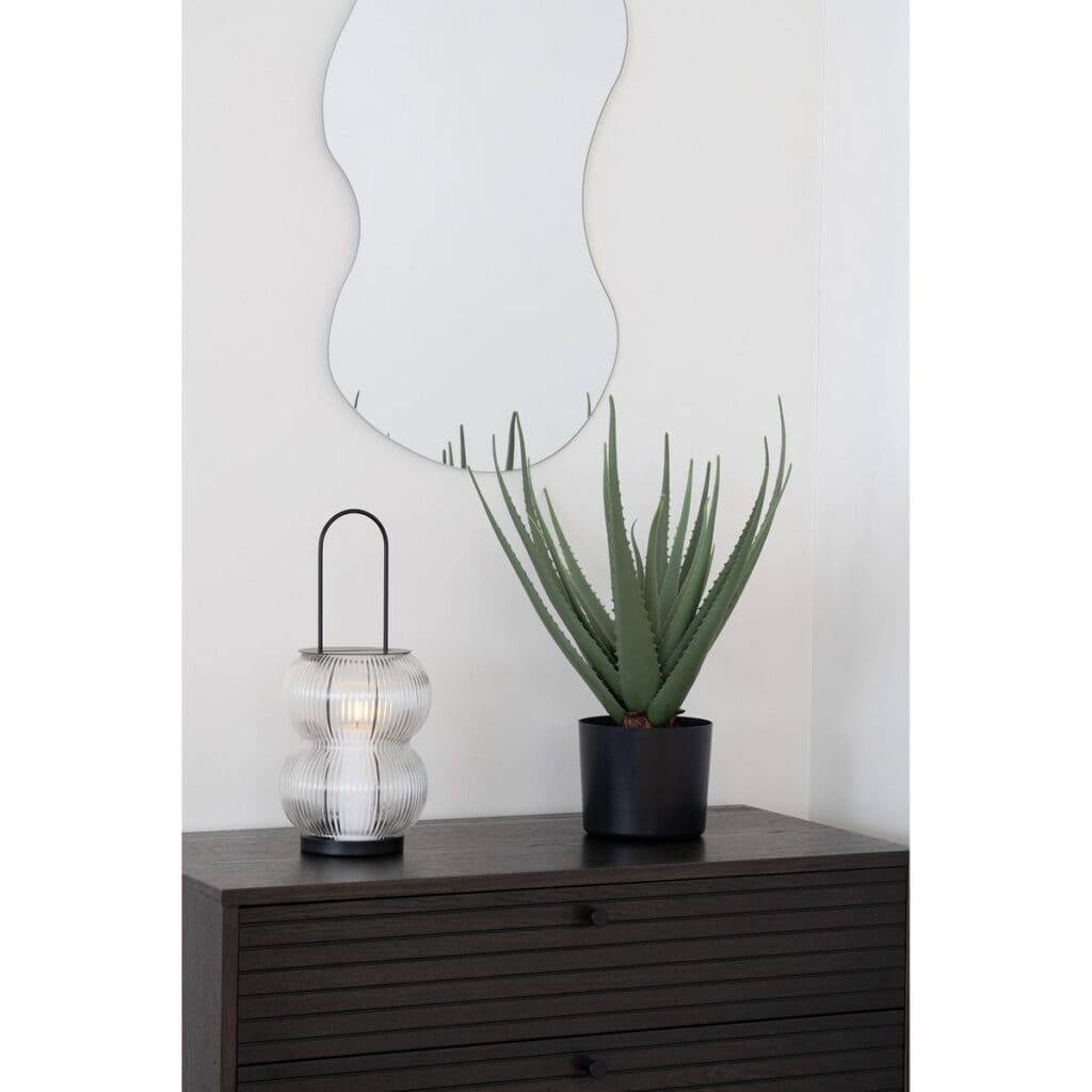 Lucena Lanterne Schwarz - stilvolle Laterne mit schwarzem Metallrahmen und geripptem Glas