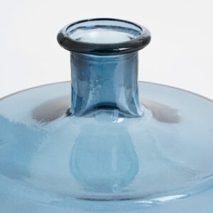 Merina Vase Blau von Mica Decorations – elegante Flaschenvase aus recyceltem Glas