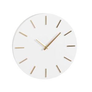 Amia Wanduhr Weiß von Mica Decorations – moderne Aluminium Wanduhr