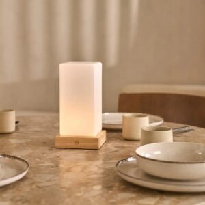 Zayn Tischlampe Hellbraun - wiederaufladbare Holzlampe mit dimmbarer Funktion