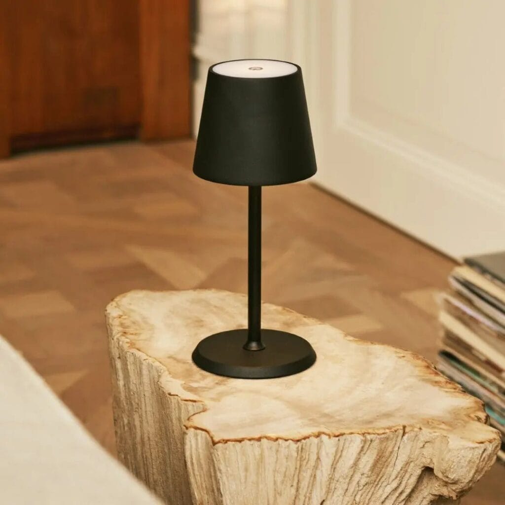 James Tischlampe Schwarz - elegante, kabellose und dimmbare Tischlampe