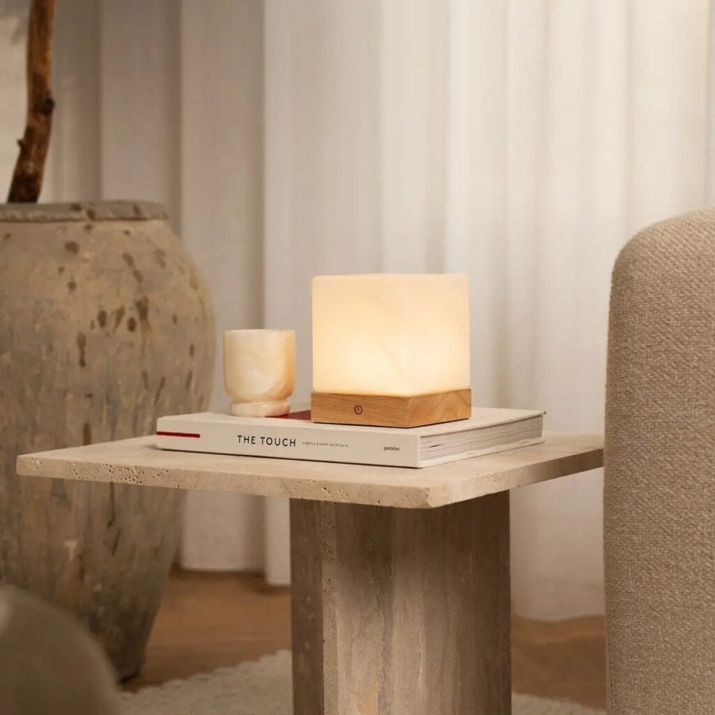 Yise Tischlampe Hellbraun – kabellose Holzlampe mit dimmbarer LED-Technologie