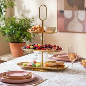 Elara Etagere Gold von Mica Decorations – 3-lagiger Servierturm aus Metall