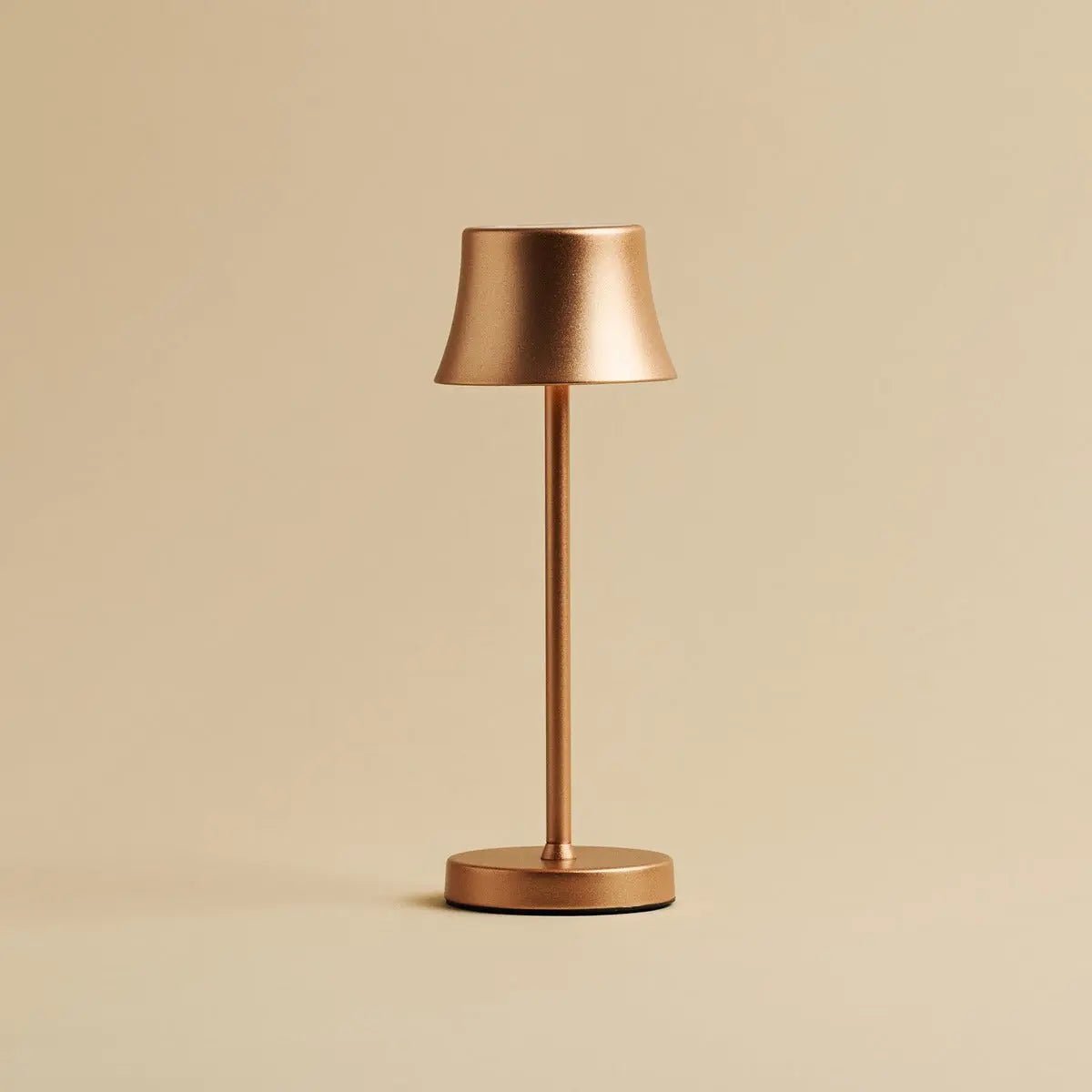 28532259-1cff-4a59-a848-5de91ad6d8f0_1200x1200_fill.jpg Deloni Tischlampe Kupfer - kabellos und dimmbar