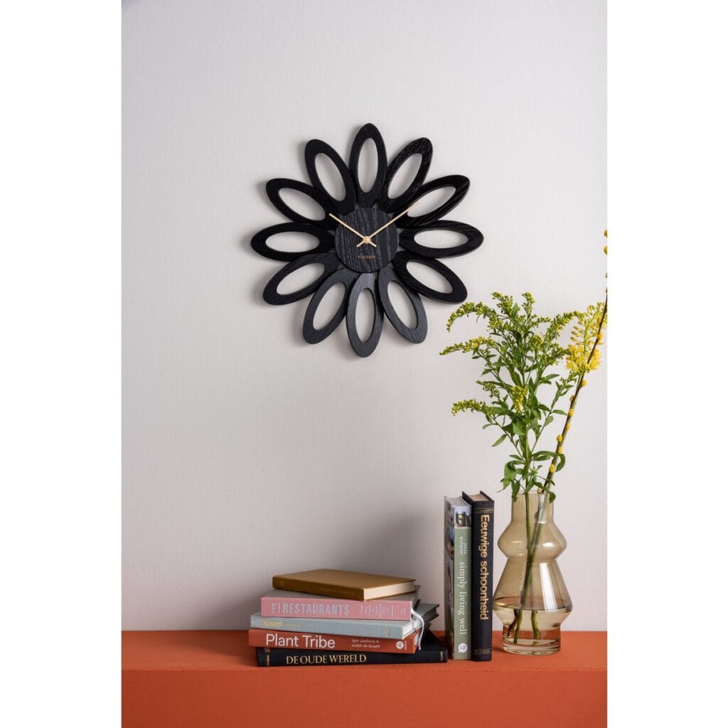 Flora Wanduhr Schwarz von Karlsson - elegantes Design aus Holz