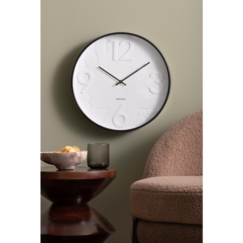 Nira Wanduhr Schwarz/Weiß von Karlsson – minimalistisches Design